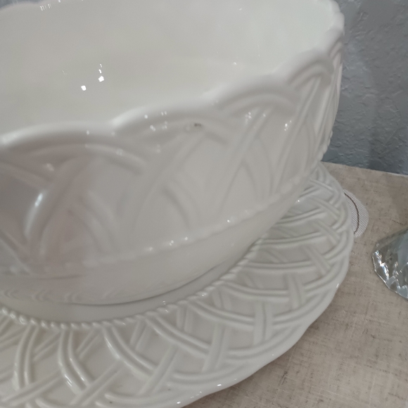 Vtg Tiffany & Co. Extra Large Basket Weave Bow and Plate - Picture 2 of 7